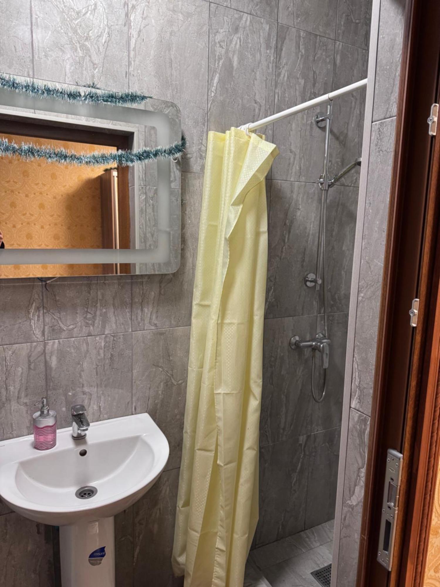 Отель Біля Озера Mukaçeve Dış mekan fotoğraf