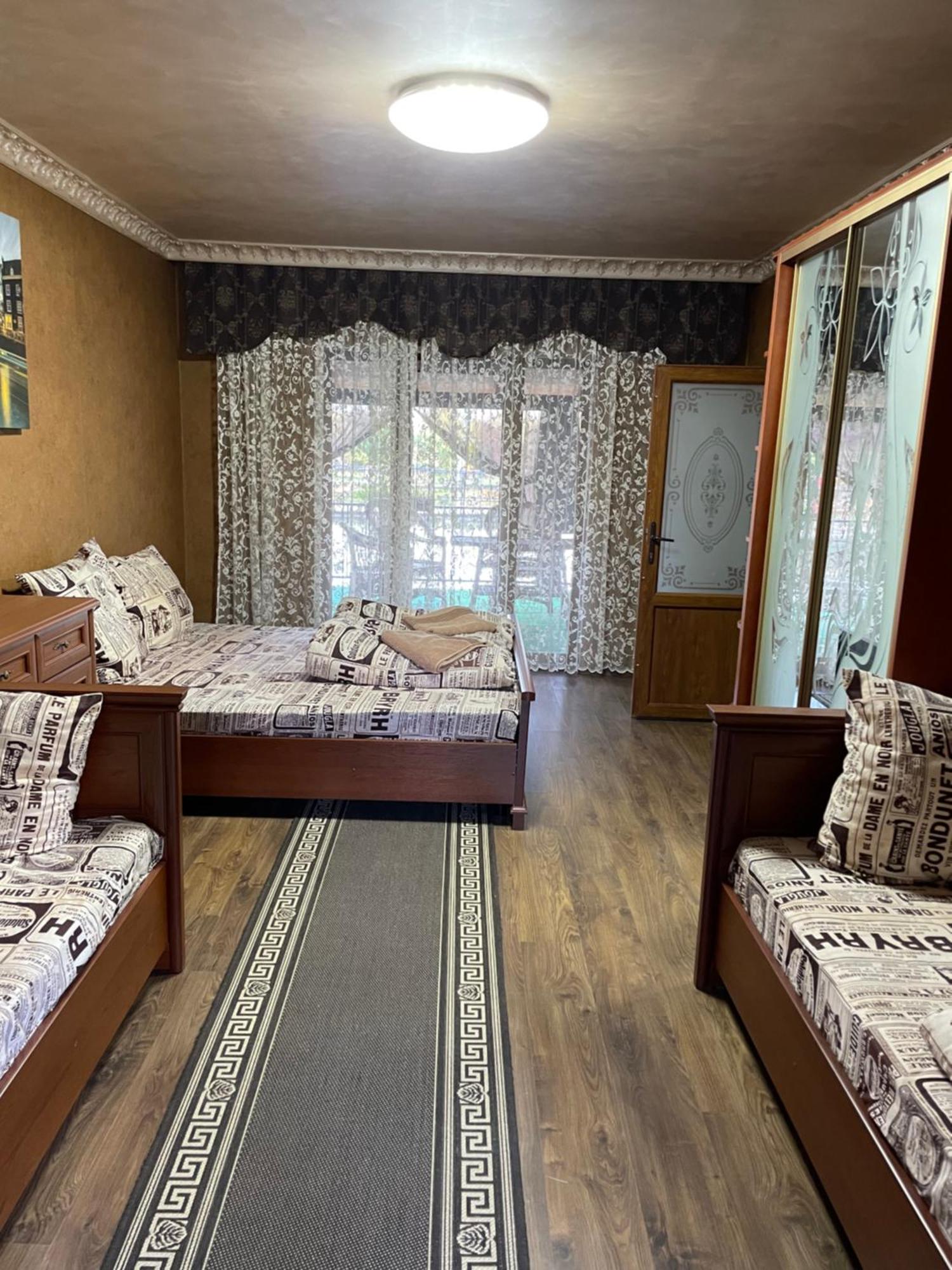 Отель Біля Озера Mukaçeve Dış mekan fotoğraf