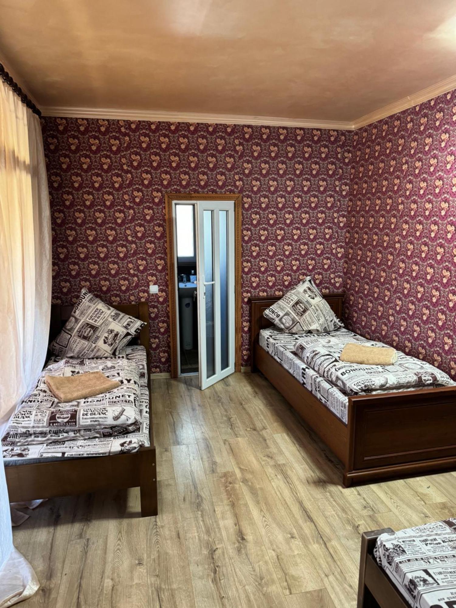 Отель Біля Озера Mukaçeve Dış mekan fotoğraf